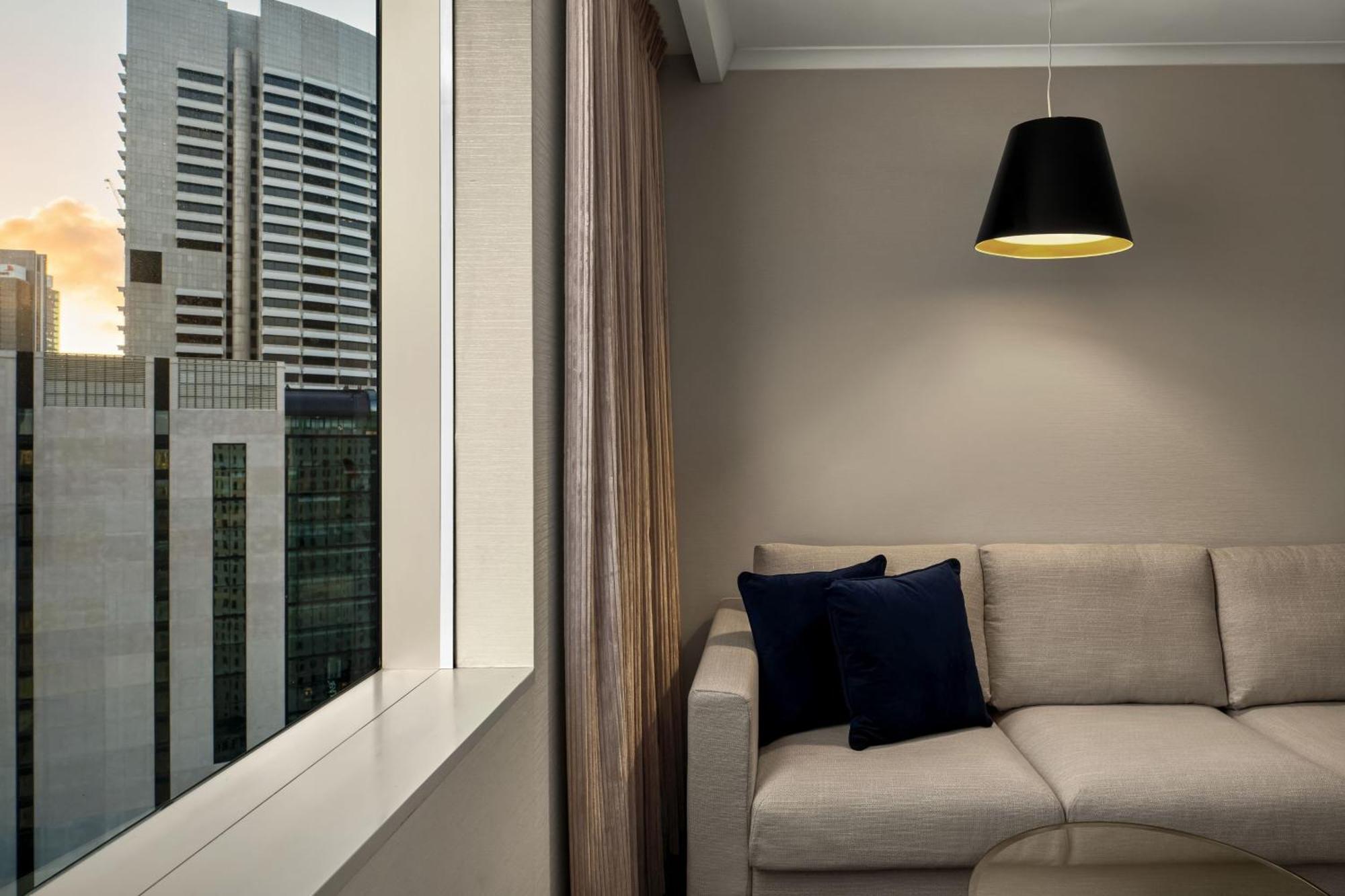 Sydney Harbour Marriott Hotel At Circular Quay Exterior photo A pendant light