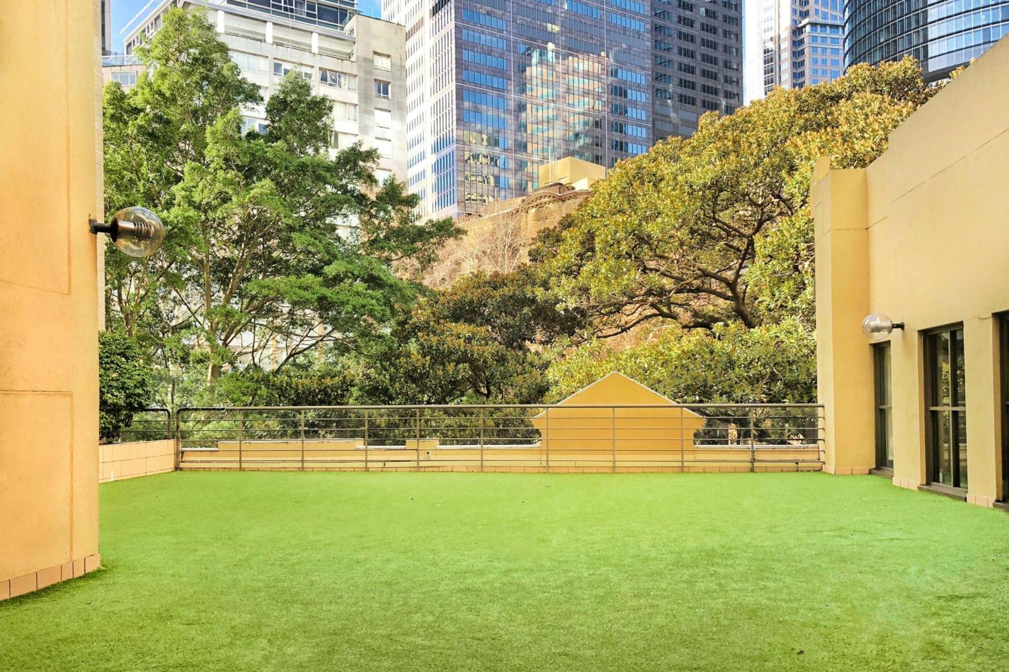 Sydney Harbour Marriott Hotel At Circular Quay Exterior photo The rooftop garden